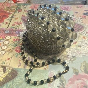 Vintage Art Deco graduated glass bead frosted glass necklace